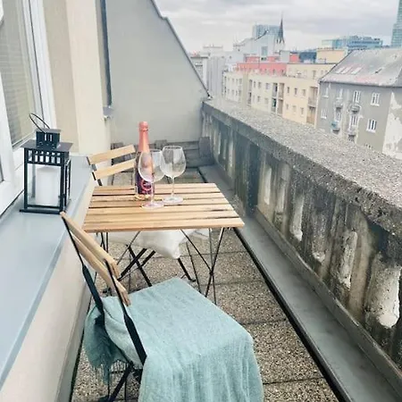 Lägenhet Charming Studio In The Old Town Bratislava